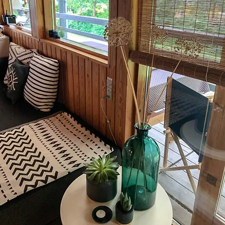 Дом отдыха Wooden By Ideal For Swimming Транекер